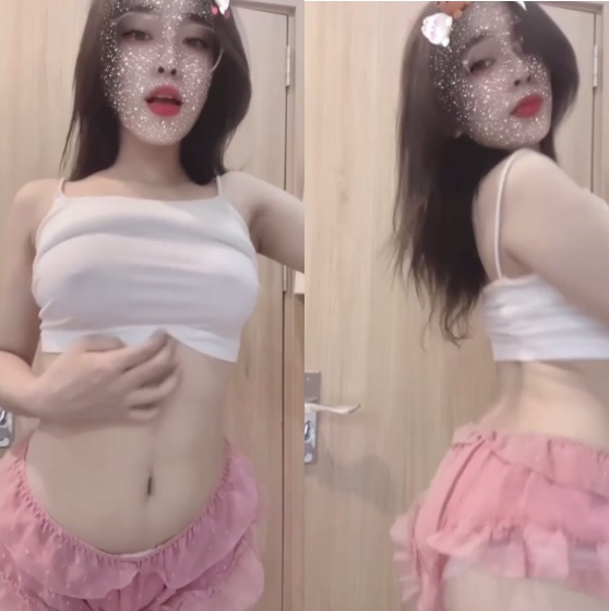 Thùy Dương Gadis Vietnam Cantik Selfcam Ngentot Pantat Melengkung